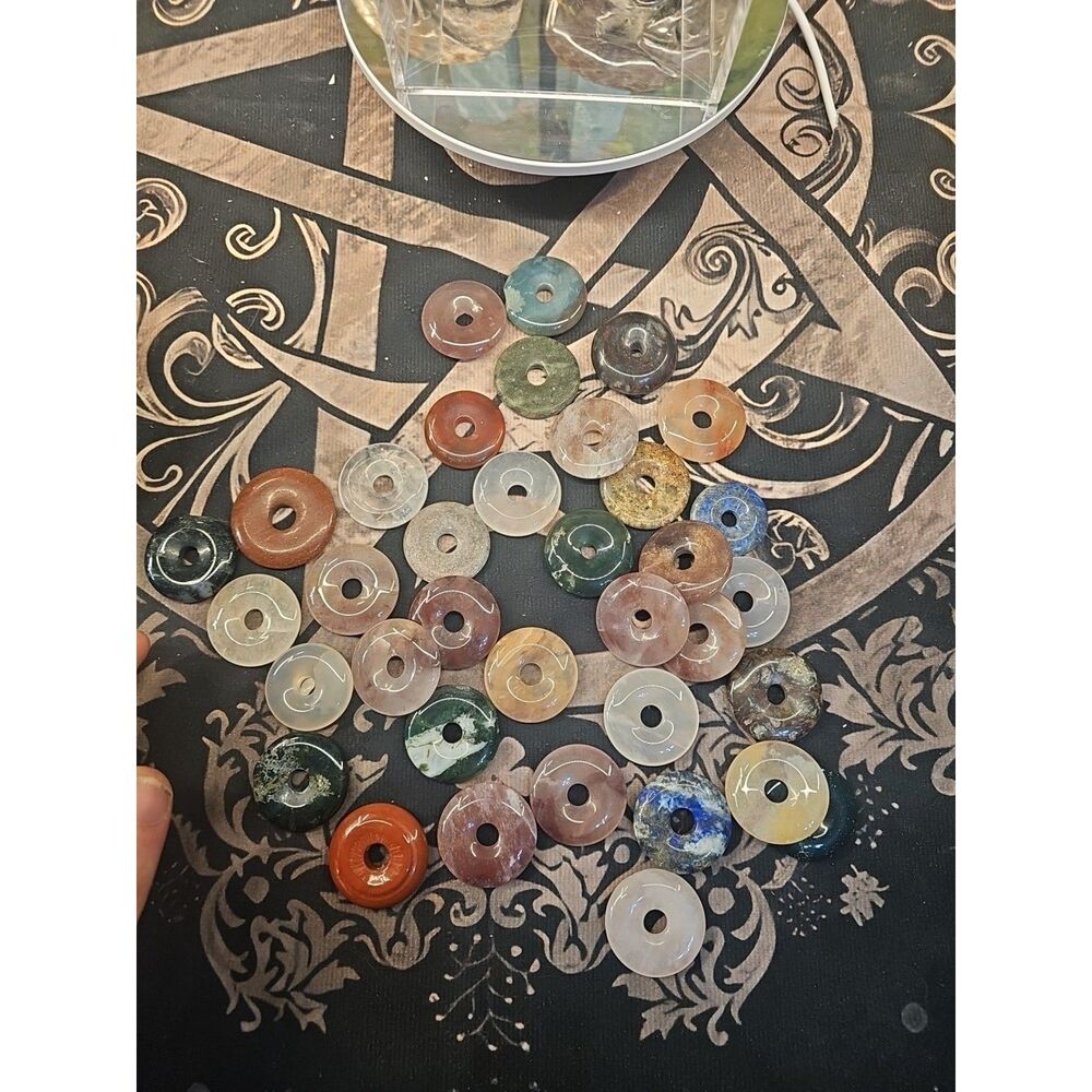 36Pcs Natural Quartz Crystal Jasper Peace Lucky Buckle Mixed Stone Healing - Cry